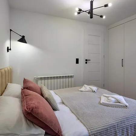 住宿加早餐酒店 Lesny Dworek - &