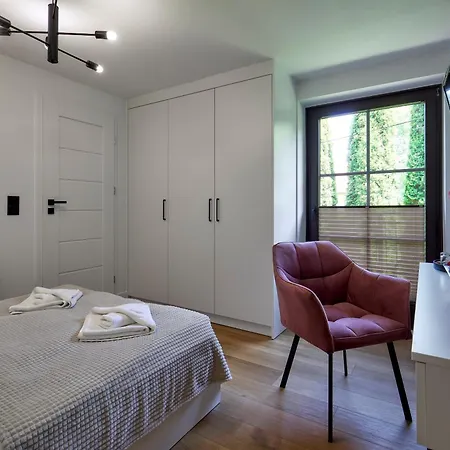 Lesny Dworek - & 住宿加早餐酒店