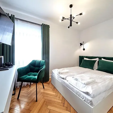 住宿加早餐酒店 Lesny Dworek - & 3*