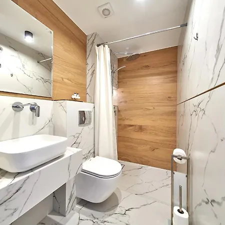 Lesny Dworek - & Alojamento de Acomodação e Pequeno-almoço 3*