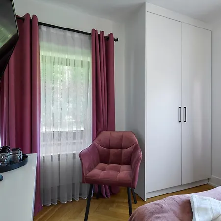 Alojamento de Acomodação e Pequeno-almoço Lesny Dworek - & 3*