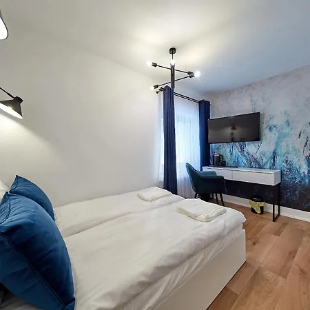 Lesny Dworek - & 住宿加早餐酒店 3*