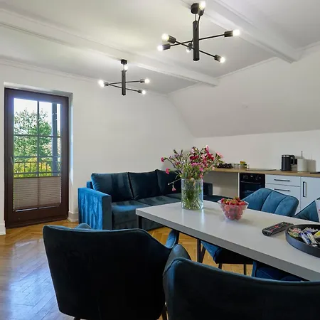 住宿加早餐酒店 Lesny Dworek - &