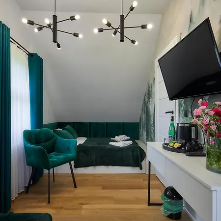 Lesny Dworek - & 住宿加早餐酒店 3*