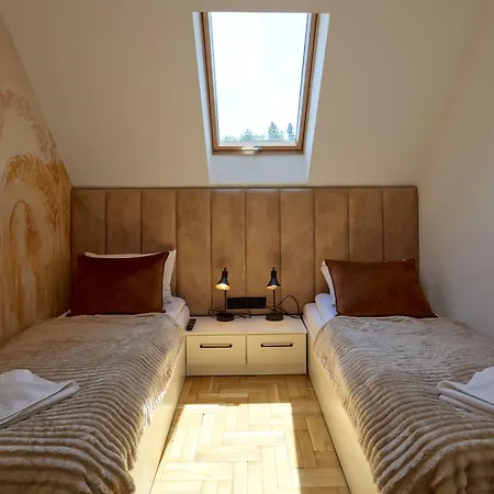 住宿加早餐酒店 Lesny Dworek - &