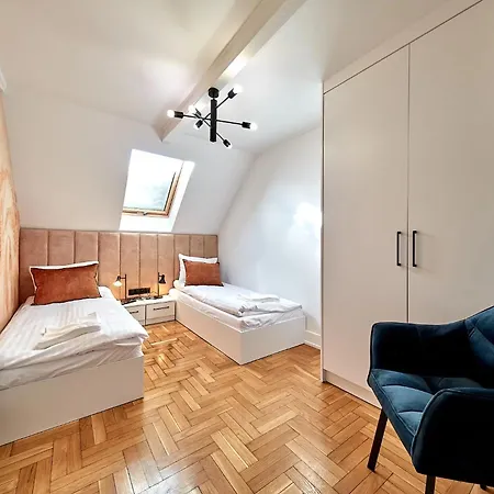 住宿加早餐酒店 Lesny Dworek - & 3*