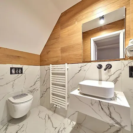 Lesny Dworek - & 住宿加早餐酒店 Gronkow