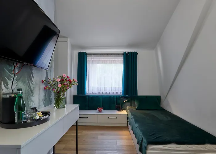 Leśny Dworek - Pokoje&apartamenty 3* Gronkow