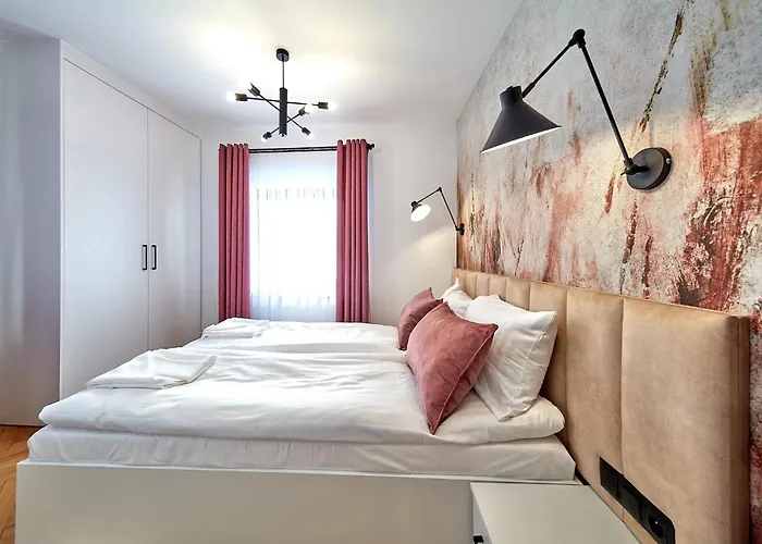 Leśny Dworek - Pokoje&apartamenty Nocleg ze śniadaniem