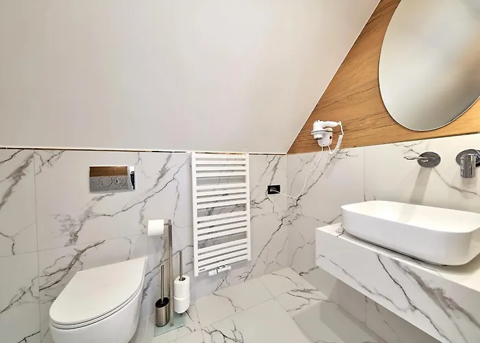 Nocleg ze śniadaniem Leśny Dworek - Pokoje&apartamenty 3*