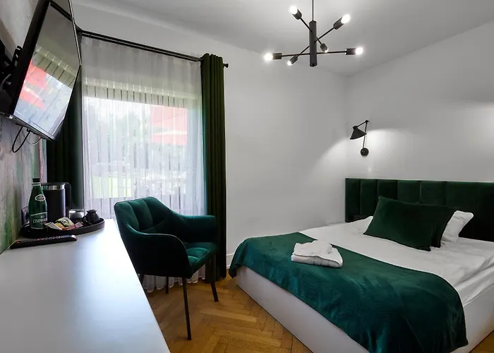 Leśny Dworek - Pokoje&apartamenty 3*