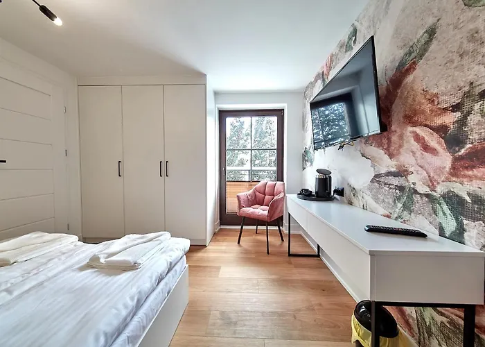 Leśny Dworek - Pokoje&apartamenty Gronkow