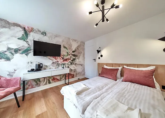 Leśny Dworek - Pokoje&apartamenty Nocleg ze śniadaniem Gronkow