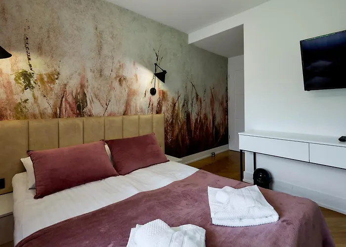 Nocleg ze śniadaniem Leśny Dworek - Pokoje&apartamenty Gronkow