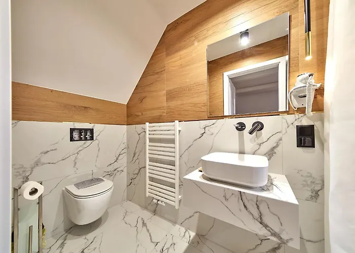 Leśny Dworek - Pokoje&apartamenty Nocleg ze śniadaniem Gronkow